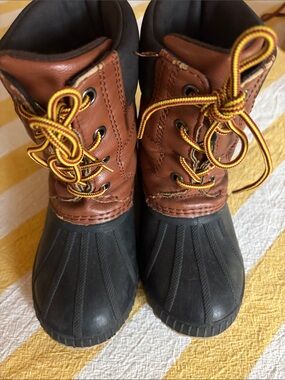 GAP Waterproof Lace-Up Duck Boots